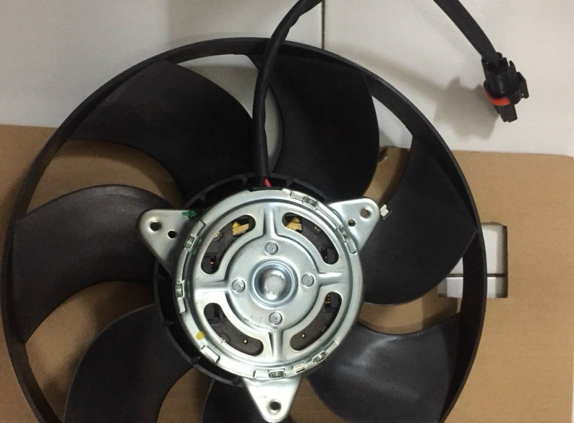  Mô tơ quạt két nước Ford Transit
