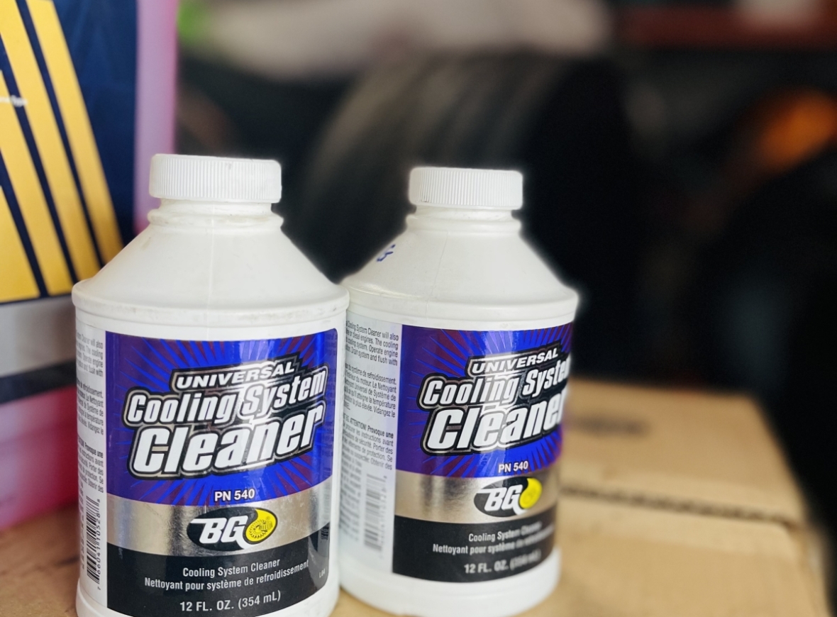  Dung Dịch Súc Két Nước Cooling system cleaner BG 
