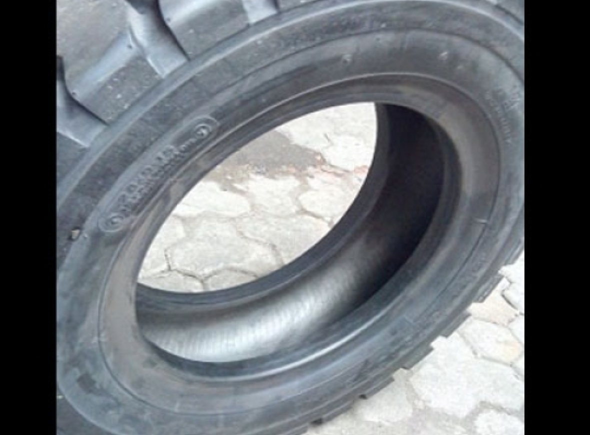  Vỏ Hơi Xe Nâng Bridgestone